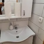 Aldi 4 *